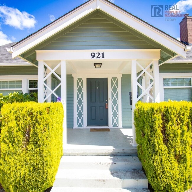 Building Photo - TMMADP, LLC (Simmons, T) - 921 (Cascade Gr...