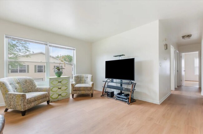 Foto del edificio - 883 Wellington Ave