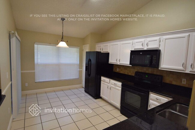 Building Photo - 412 Country Wood Cir