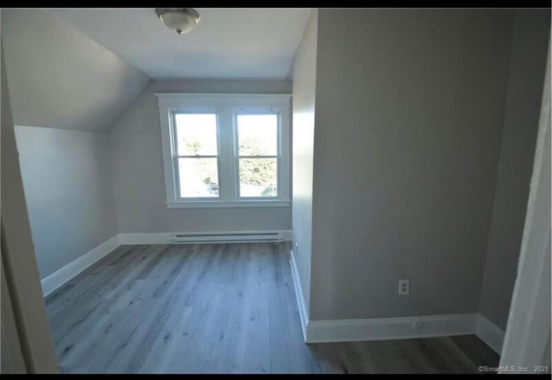 Building Photo - 497 Carroll Ave