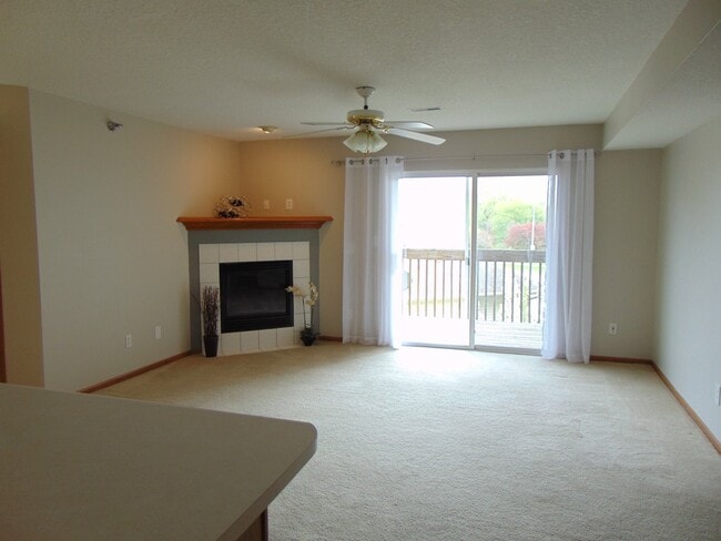 Foto del edificio - 10151 Sutton Dr