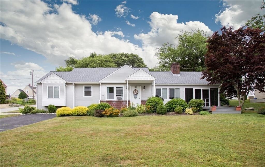Primary Photo - 120 Treasure Rd