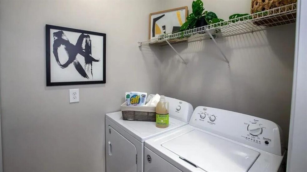 1212 James Jackson Pkwy Nw, Atlanta, GA 30318 - Room for Rent in
