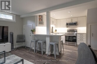 Building Photo - 305 Blue Grass Blvd