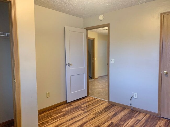 Foto del edificio - 347 E Market St