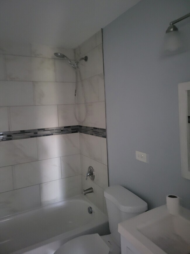 Foto del edificio - 22005 Balmoral Dr