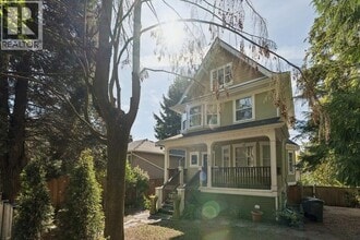 Building Photo - 3401 Fleming St