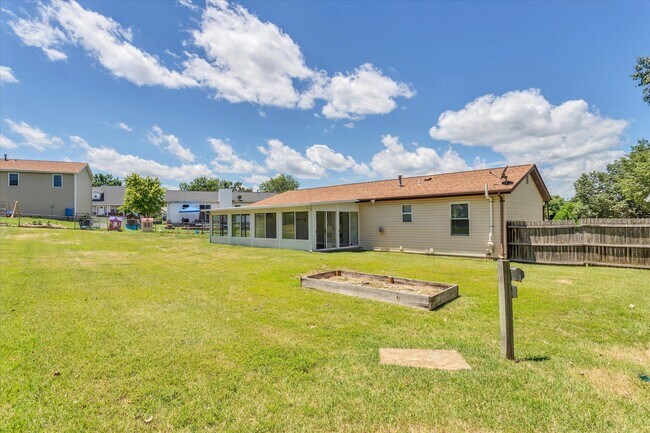 Huge Backyard - 2052 Saint Christopher Way