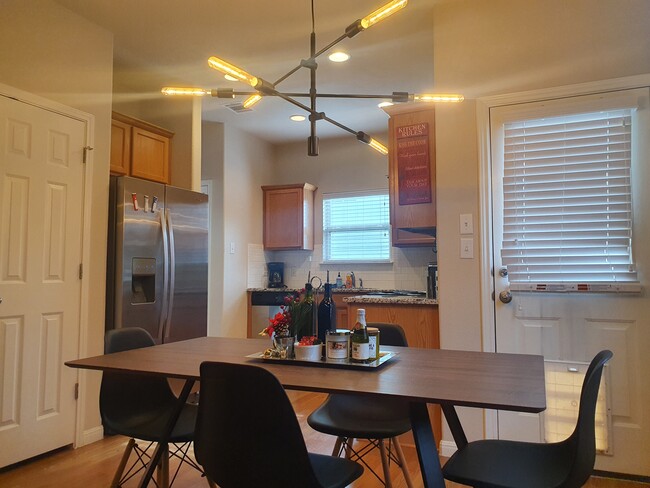 dining table for 6 fits in the kitchen - 5800 Needle Nook Ct