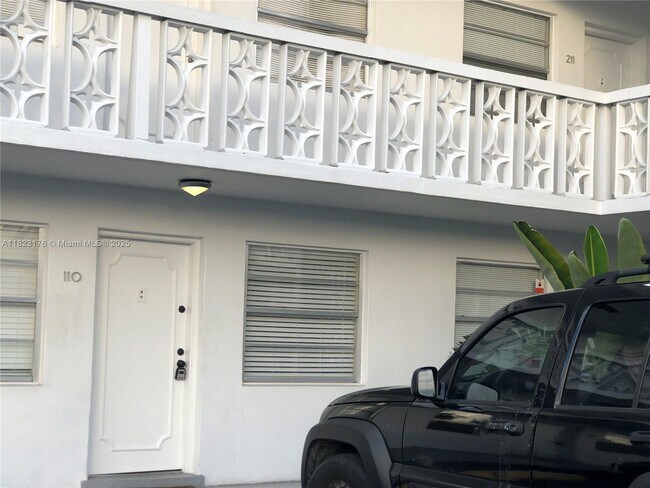 Foto del edificio - 1860 Venice Park Dr