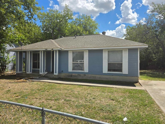 Photo - 2406 S Laredo St House