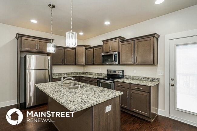 Building Photo - 1035 Saddlestone Dr