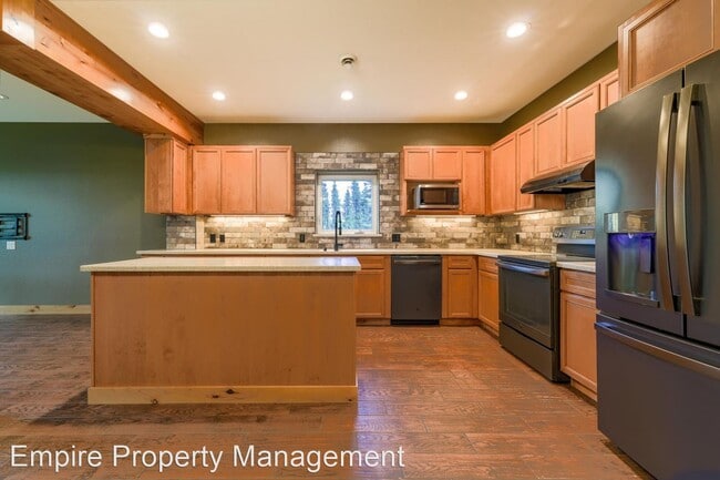 Building Photo - 3 br, 2.5 bath House - 780 Foxview Road