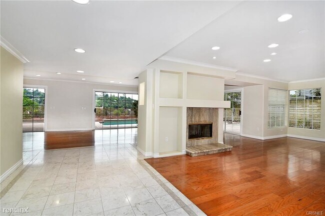 Building Photo - 5 br, 3.5 bath House - 19146 Gayle Pl