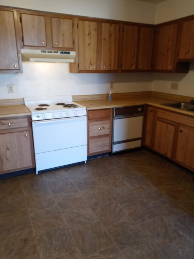 Building Photo - 4725 Wolverton Ln