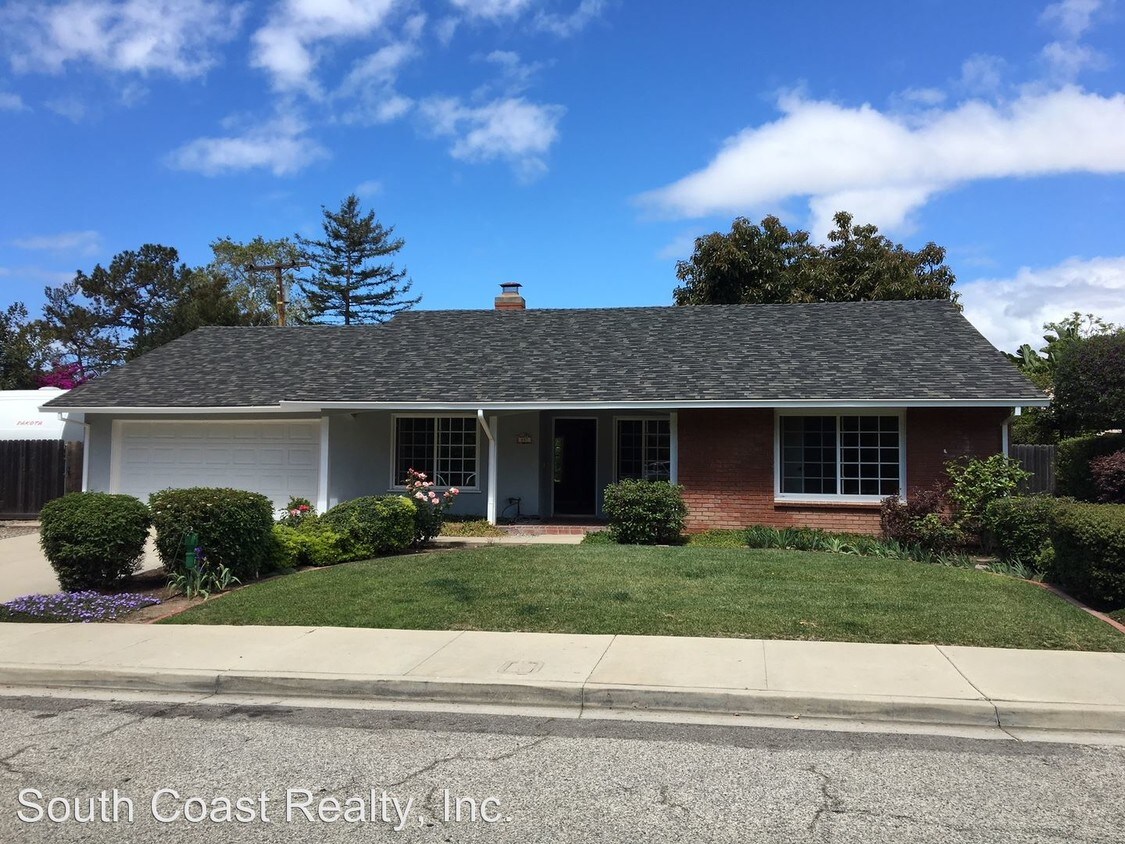 Primary Photo - 4 br, 2 bath House - 857 N. Kellogg Ave.
