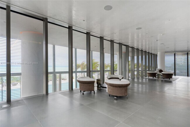 Foto del edificio - 2000 S Ocean Dr