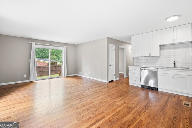 Foto del edificio - 2179 Beech Valley Dr