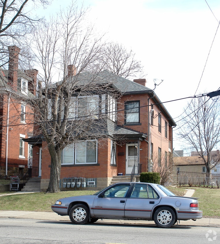 15251527 Brownsville Rd, Pittsburgh, PA 15210 Apartments in