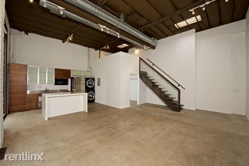 Building Photo - Studio, 1 bath Apartment - 1945 B St Ste B