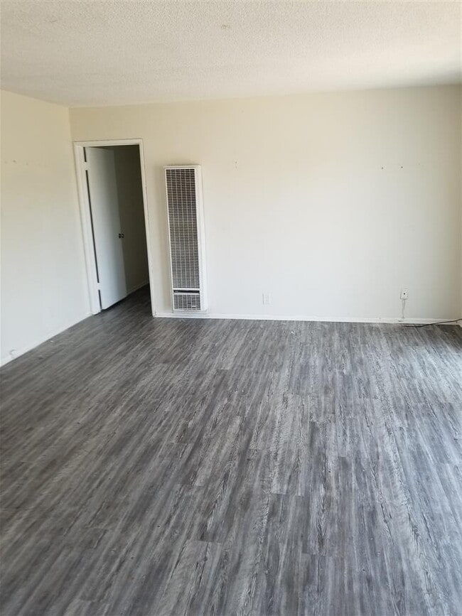 Building Photo - 1504 Fairfax S Ave