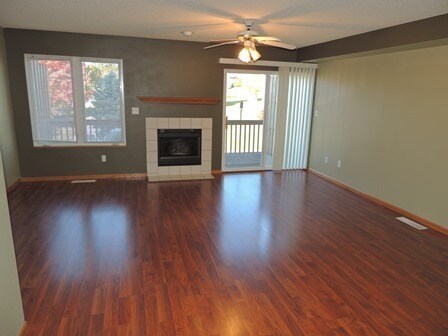 Building Photo - $1,375| 2 Bedroom, 2.5 Bathroom Town Home ...