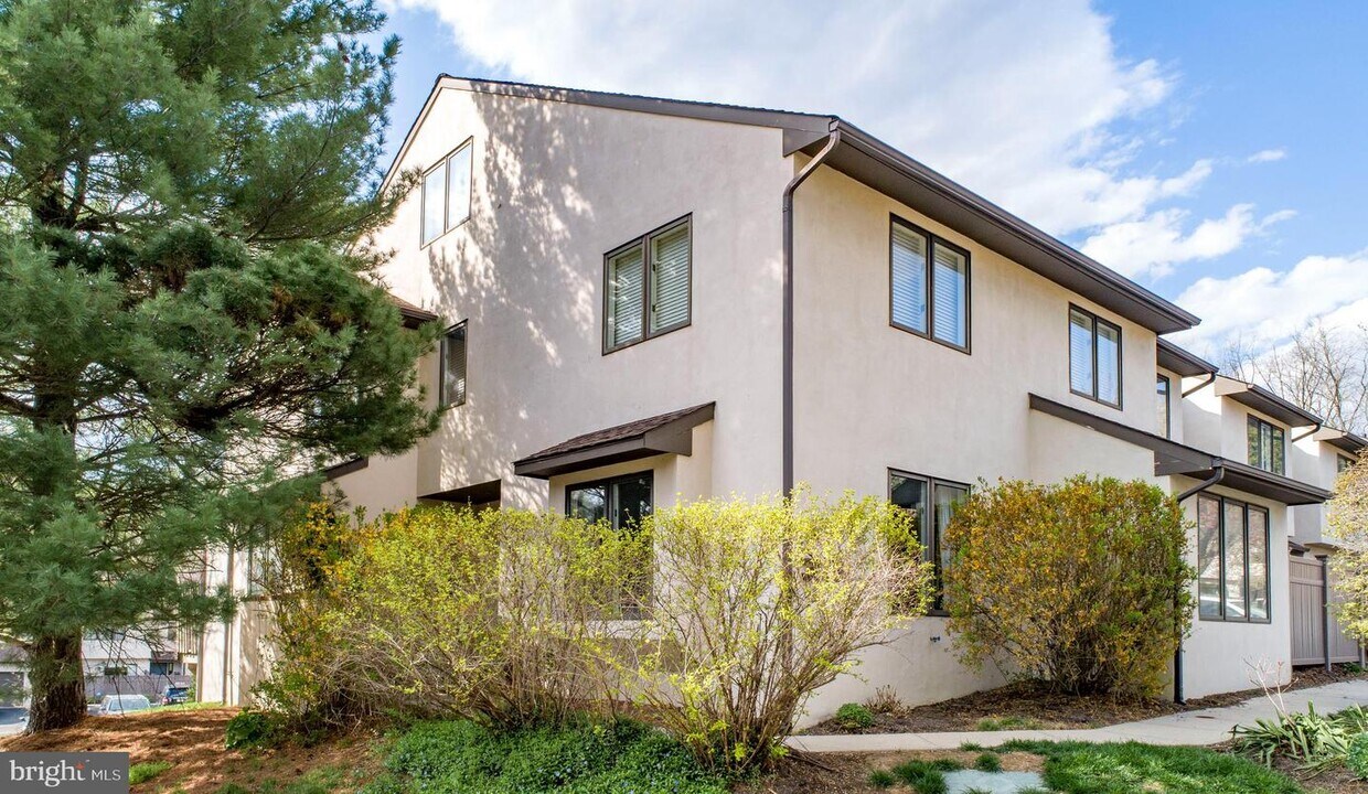 Foto principal - 138 Montrose Ave
