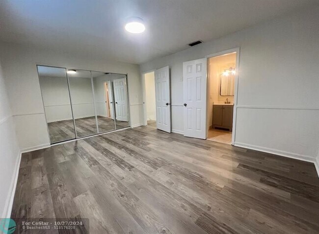 Building Photo - 6502 SW 41st St
