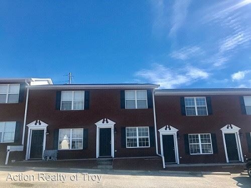 Primary Photo - 503 Elm St