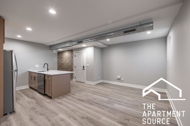 Foto del edificio - 2403 N Kedzie Blvd