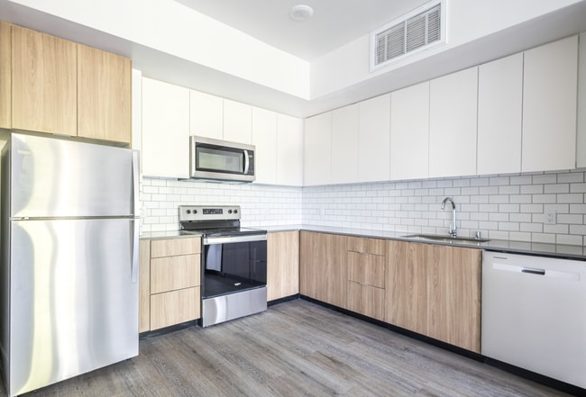 Building Photo - 301 D St