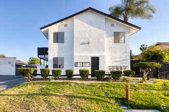 Building Photo - 3296 Franklin Ave