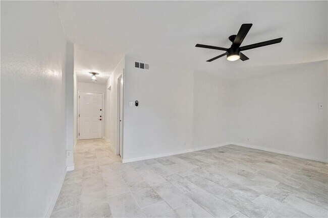 Foto del edificio - 2600 Penny Ln