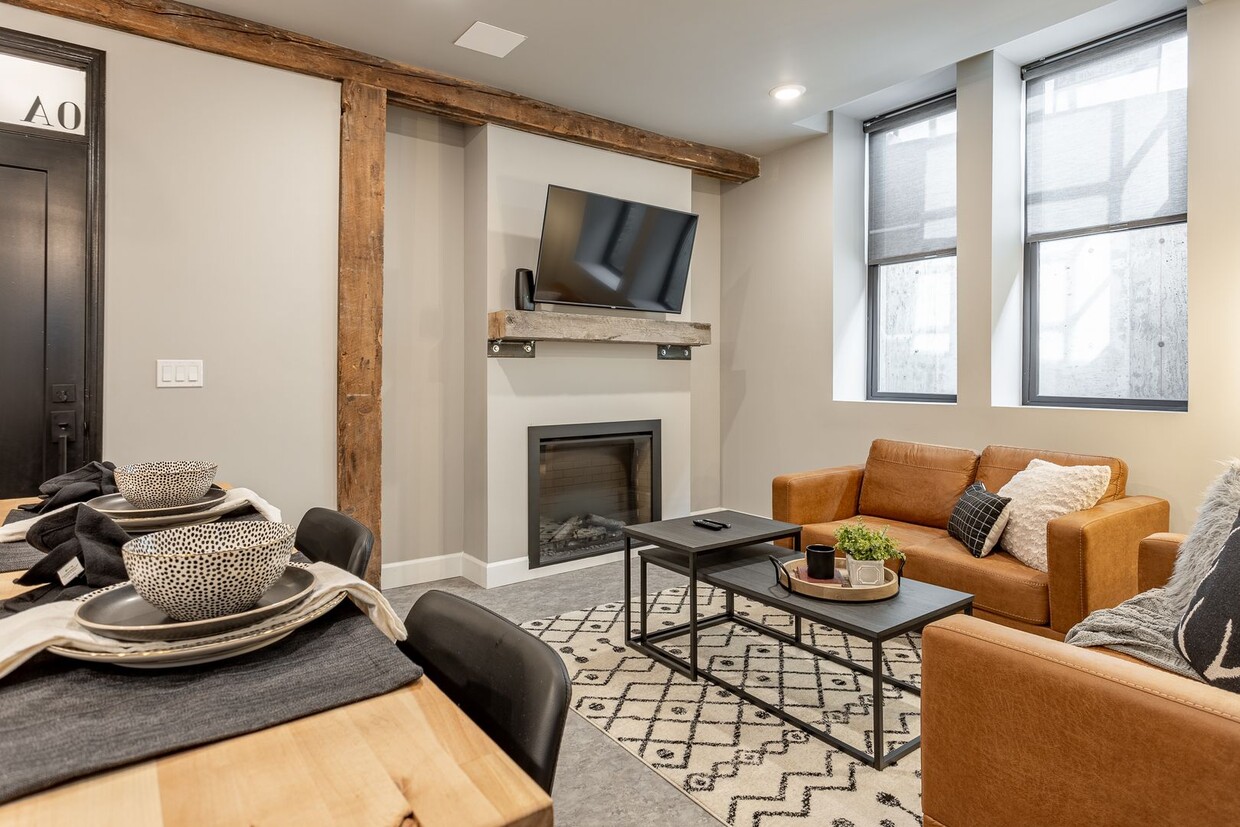 Foto principal - 305 N Alaska St