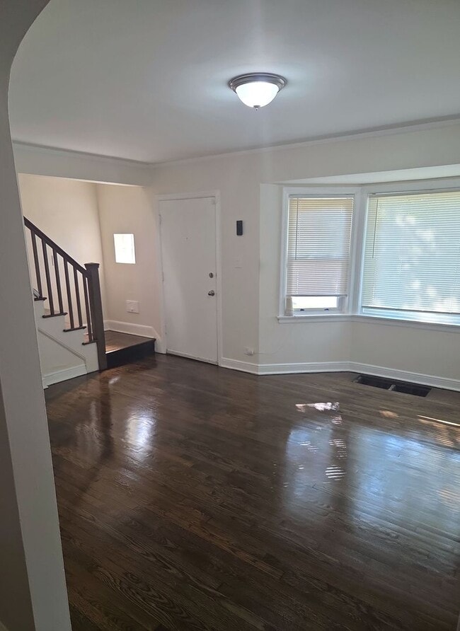 Building Photo - Charming 4BR Home with Spacious Layout, Modern Upgrades & Prime Location!