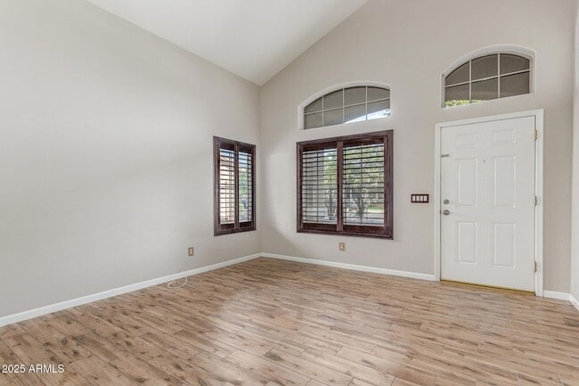 Foto del edificio - 2500 S Sunnyvale Ave