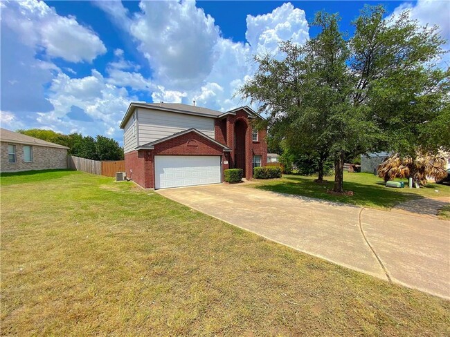 Building Photo - 936 Twisted Fence Dr