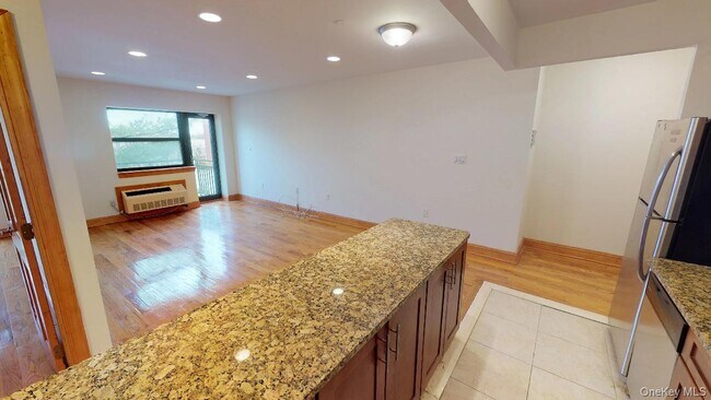 Foto del edificio - 135-23 82nd Ave