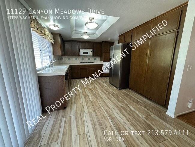 Building Photo - Enormous House in Spyglass Neighborhood wi...