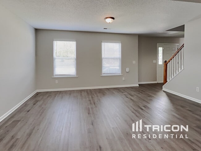 Foto del edificio - 142 Quiet Grove Dr