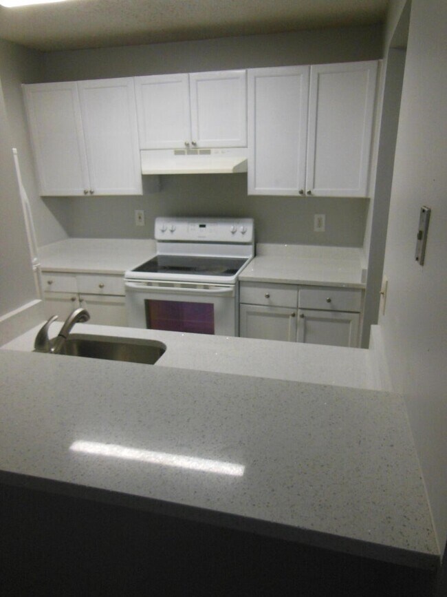 Photo - 709 Meadows Cir Apartment