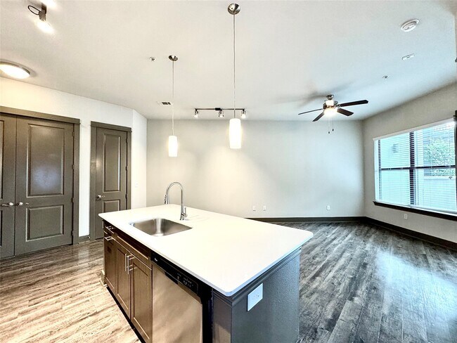 Foto del edificio - 5454 Washington Ave