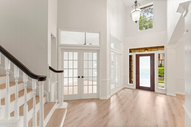 Building Photo - 22 Rillwood Pl