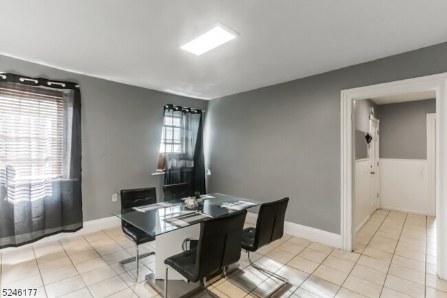 Foto del edificio - 1209 Fairmount Ave