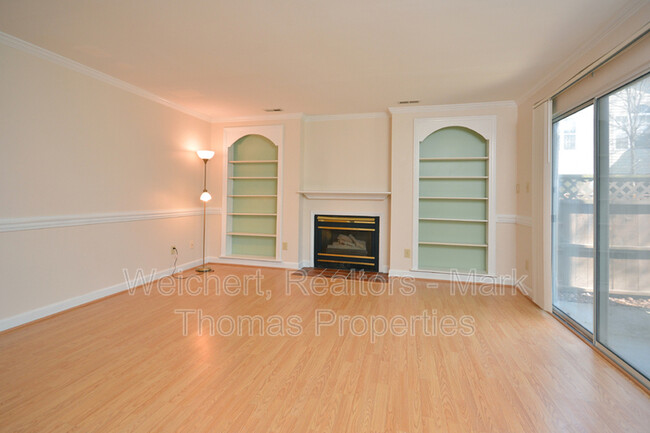 Building Photo - 425 Summerwalk Cir