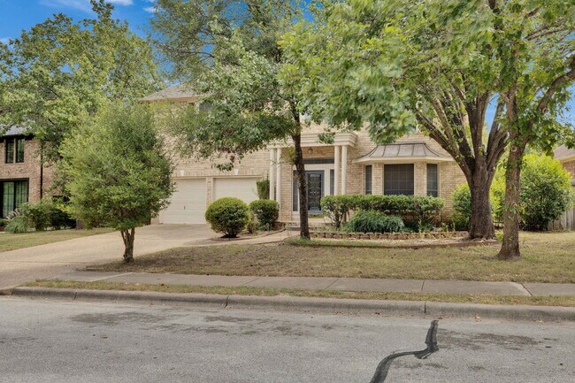 Foto del edificio - Charming Home in the Coveted River Place Community 5407 Merrywing Circle, Austin, TX 78730