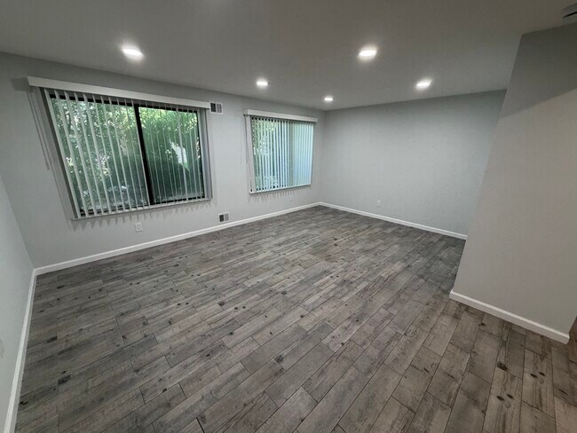 Foto del edificio - 203 Springmeadow Dr