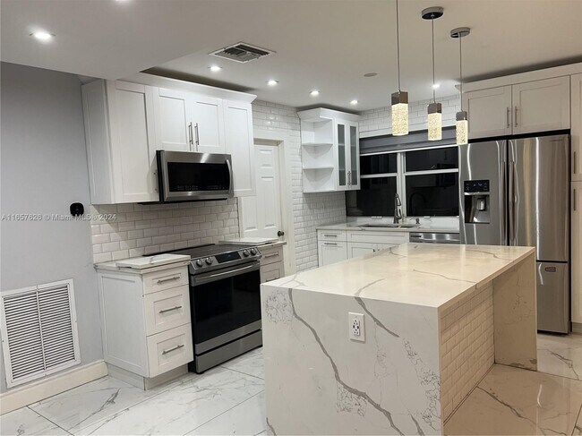 Building Photo - 2210 NW 61st Ave