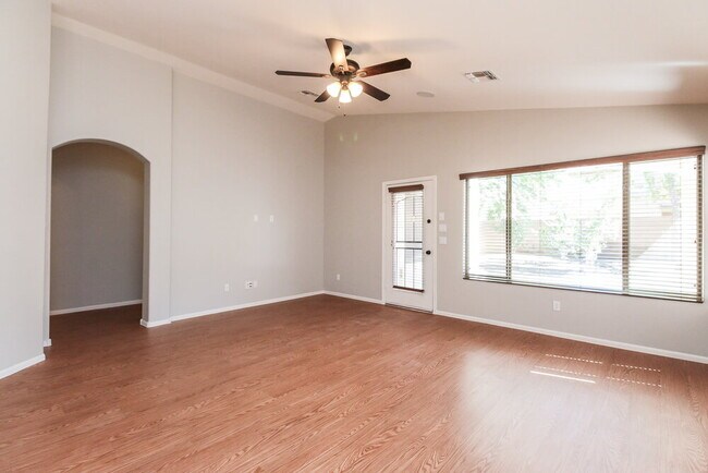 Foto del edificio - 38141 N Rusty Ln