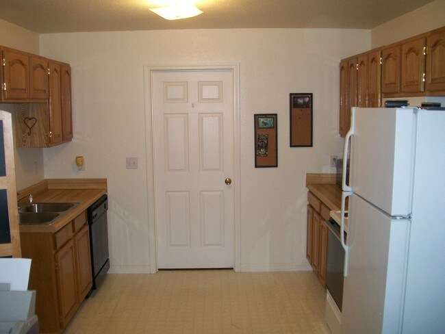 Building Photo - 1724 Brooklyn Dr